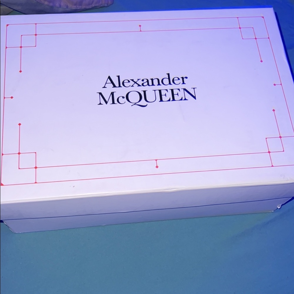 Alexander McQueen oversized ivory black.